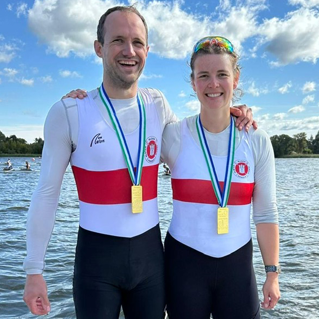 2024Starker Mitgliederzuwachs und Regatta-Erfolge in den Altersklassen Young Classics und Masters. Im Mixed 2x erringen Veronika Mohr und Martin Moje auf der World Rowing Masters Regatta die Goldmedaille